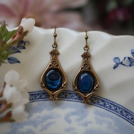 Blaue Boho-Ohrringe aus Gold