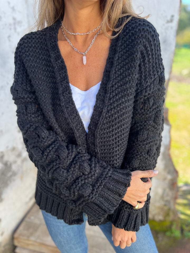 Jeni® | Langärmelige Strickjacke mit V-Ausschnitt